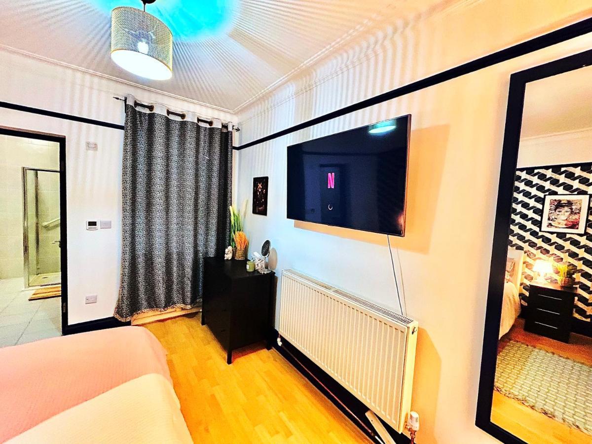 Rest Boutique Golders Green London Luaran gambar
