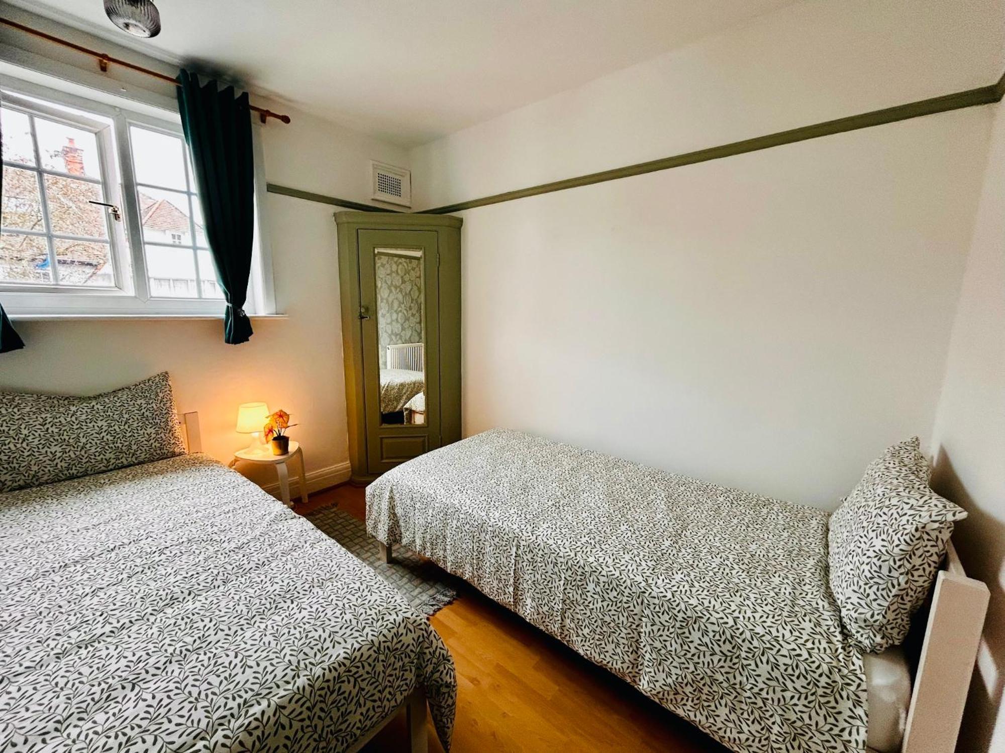 Rest Boutique Golders Green London Luaran gambar